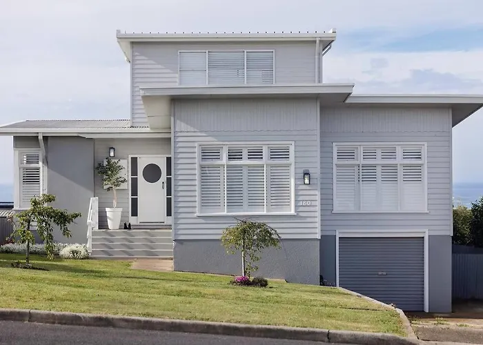 Elegant Home With Coastal Views