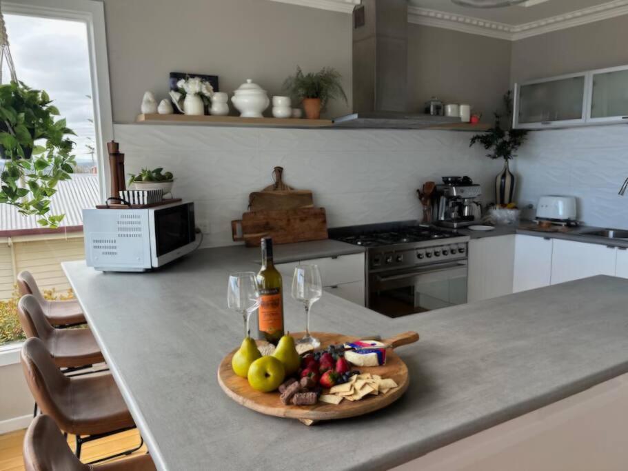Holiday home Elegant With Coastal Views Devonport