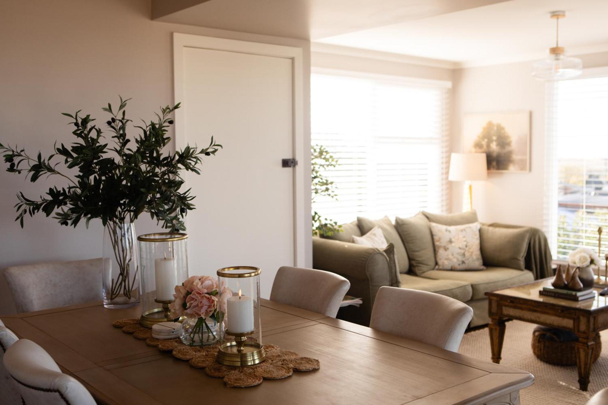 Elegant With Coastal Views * Devonport