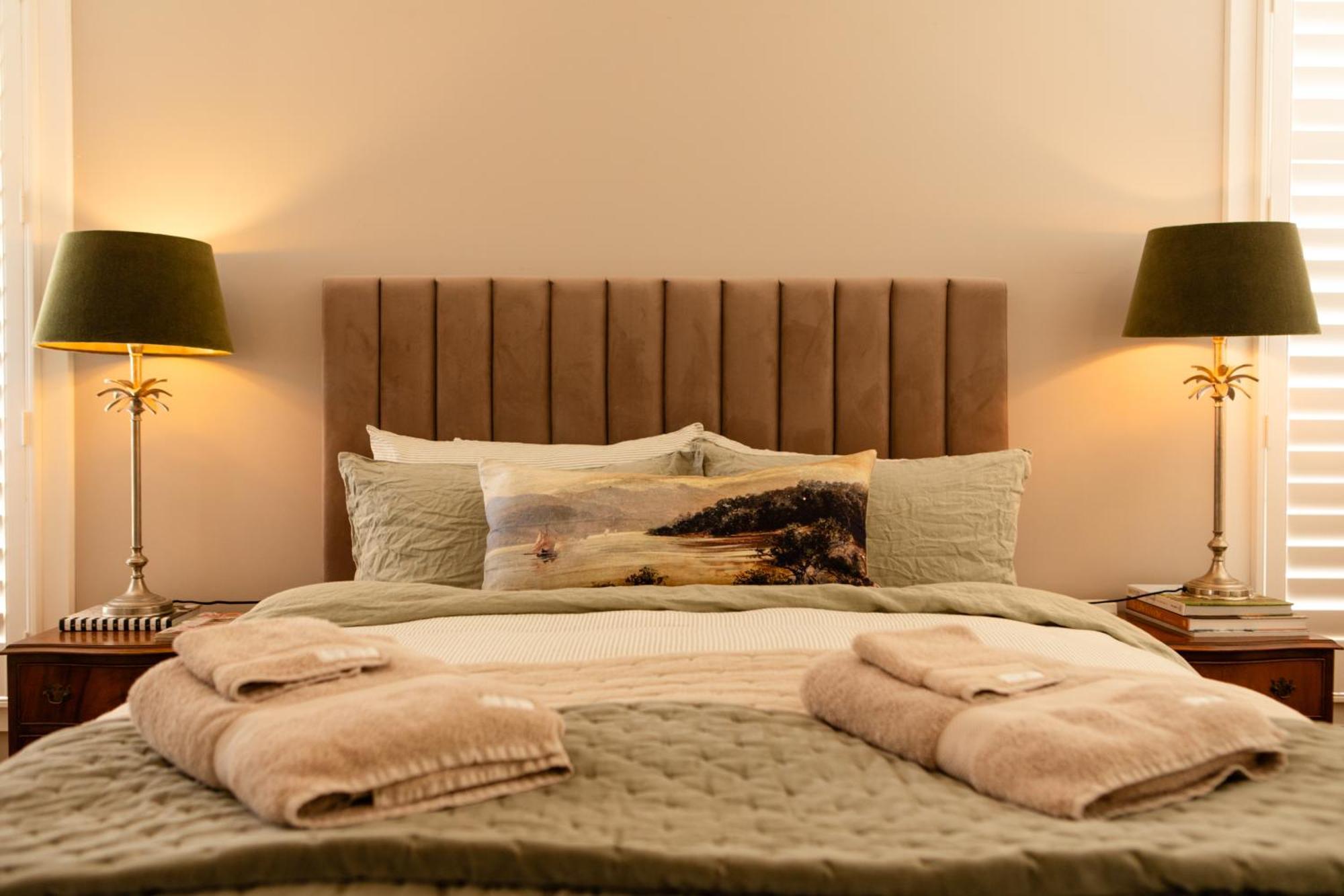 Elegant With Coastal Views *